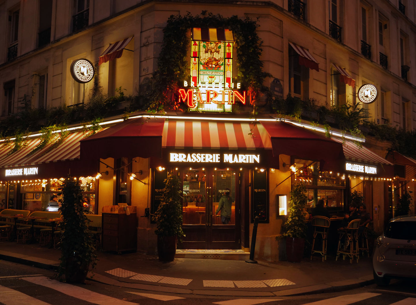 ENSEIGNES LUMINEUSES / BRASSERIE MARTIN / PARIS XI