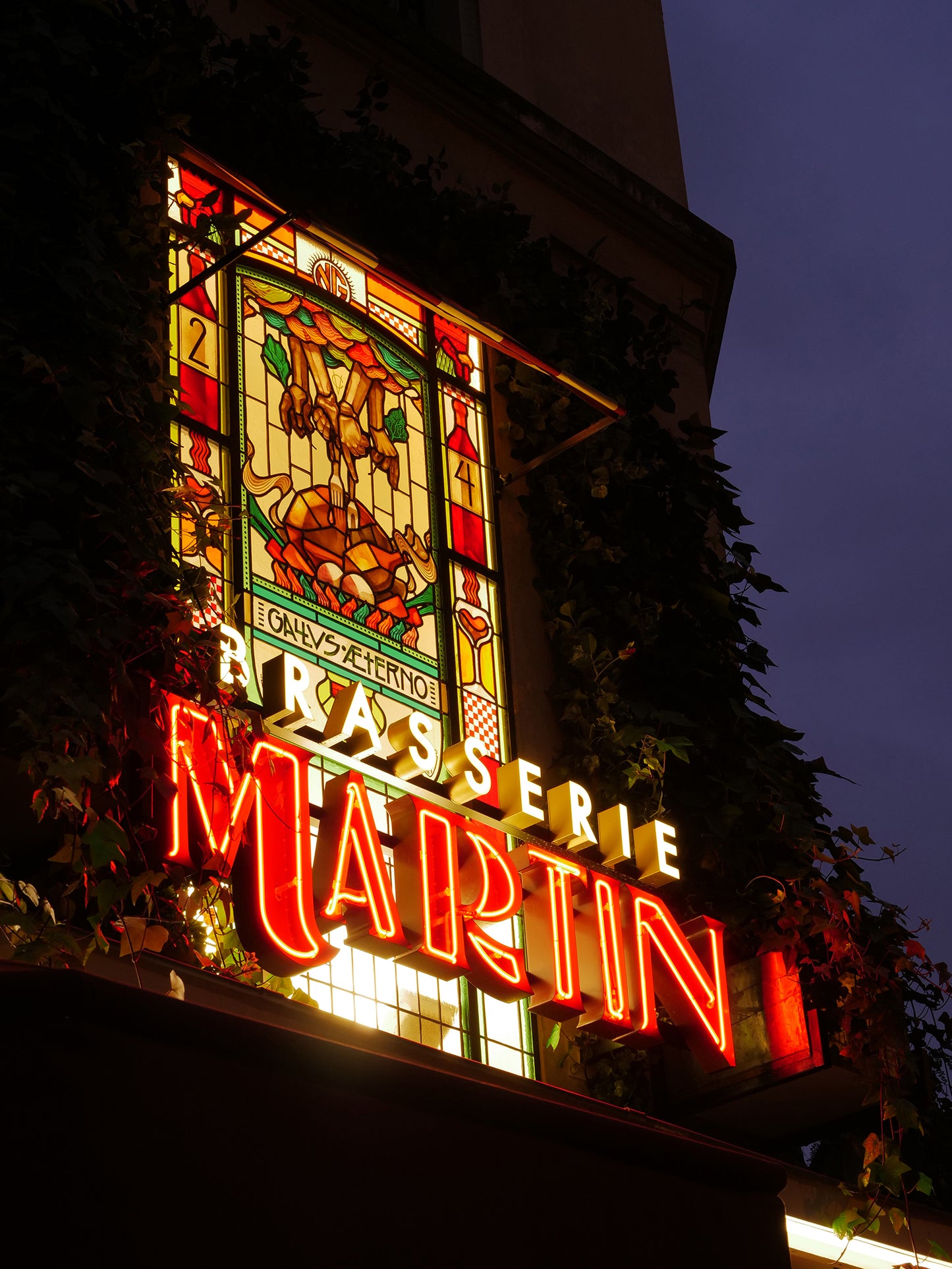 ENSEIGNES LUMINEUSES / BRASSERIE MARTIN / PARIS XI