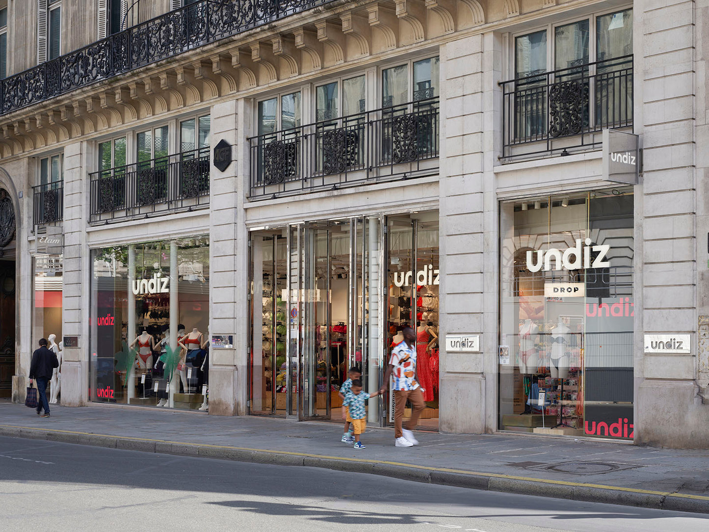 ENSEIGNES DE RÉSEAUX / UNDIZ / PARIS IX