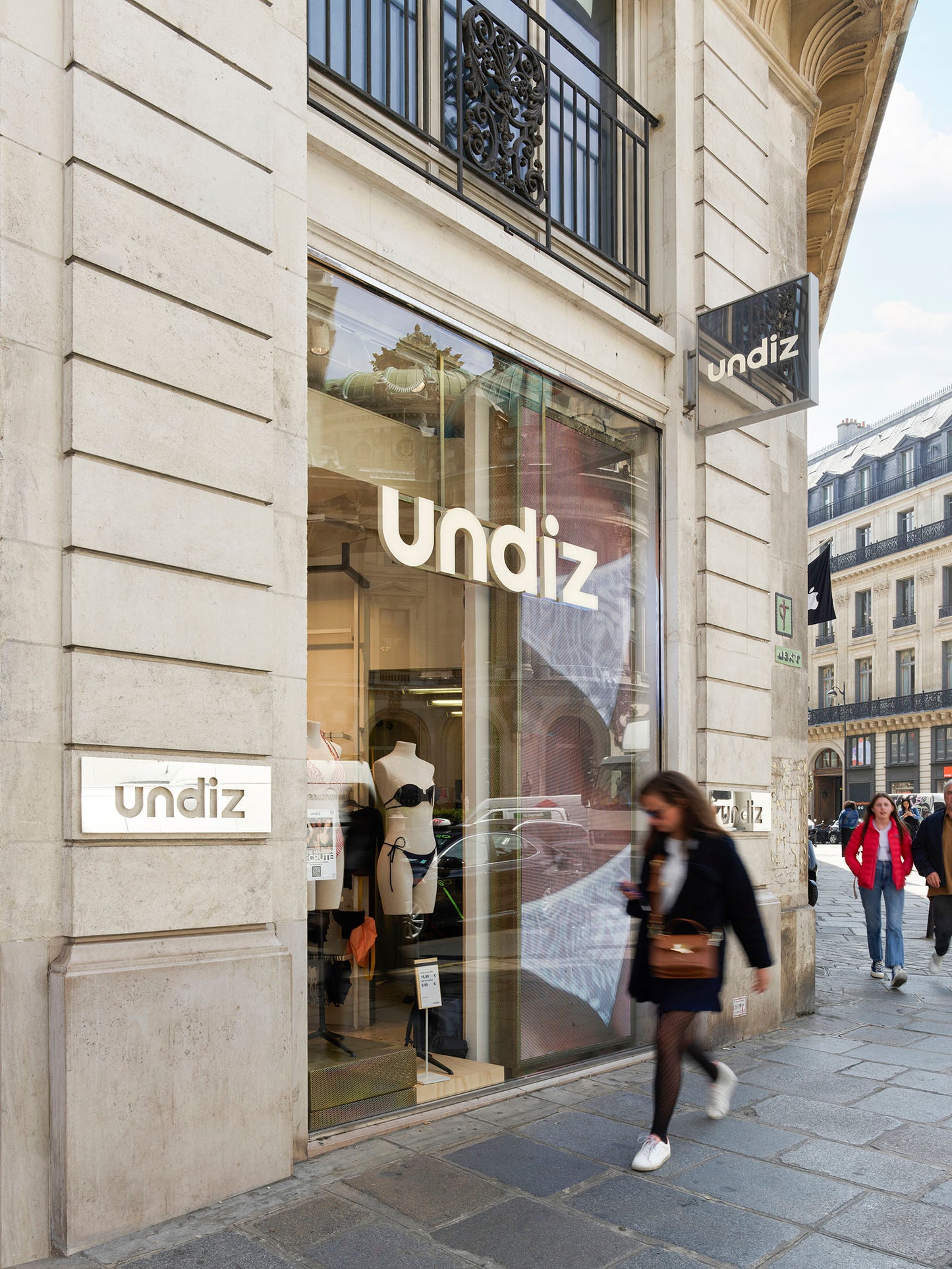 ENSEIGNES DE RÉSEAUX / UNDIZ / PARIS IX