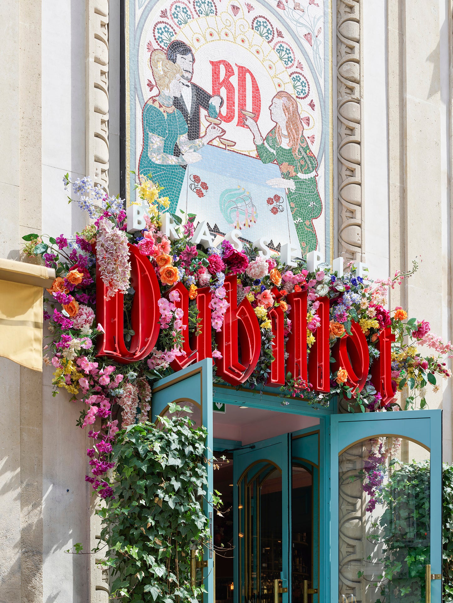 ENSEIGNES LUMINEUSES / BRASSERIE DUBILLOT / PARIS II