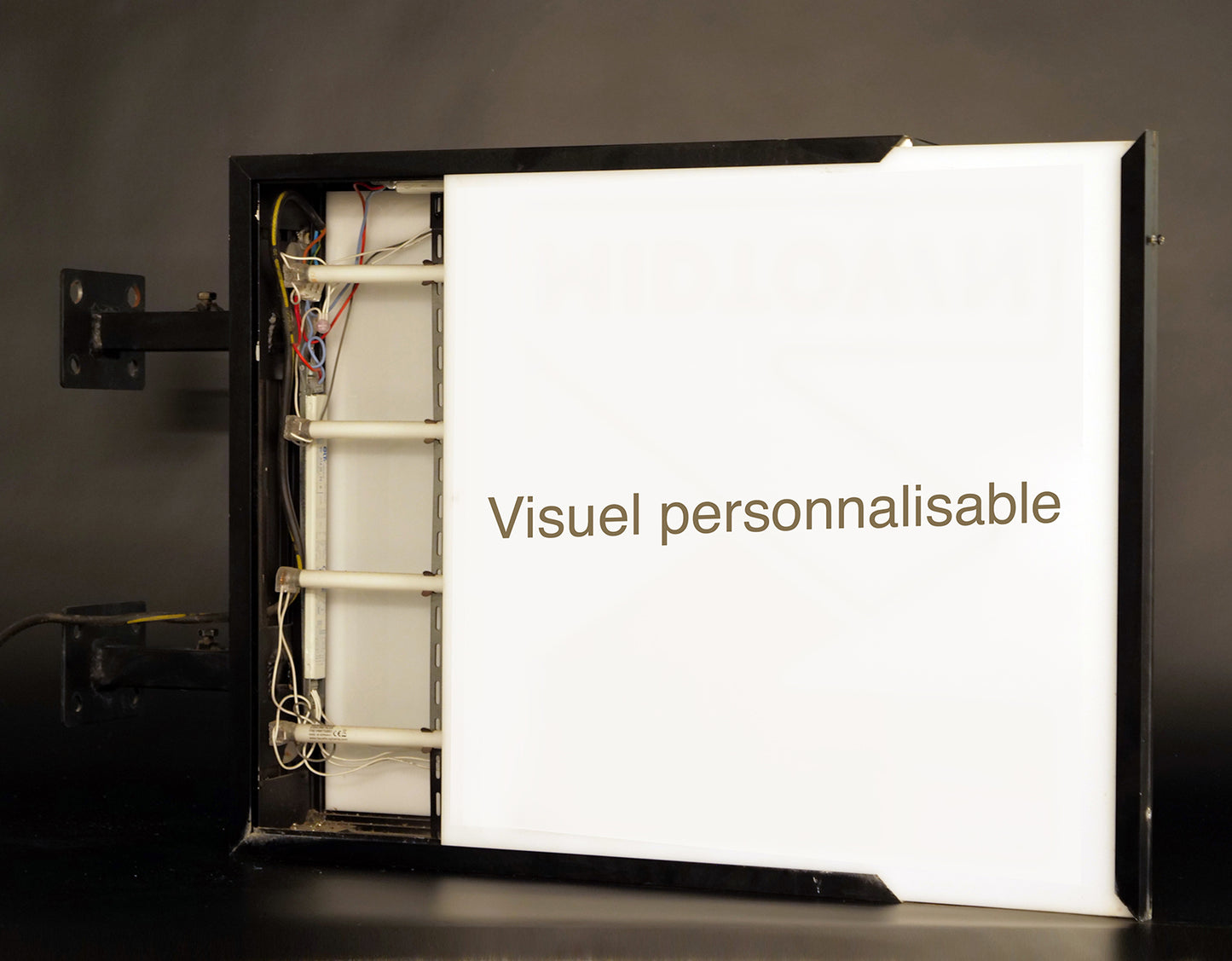 LOCATION ENSEIGNE LUMINEUSE / ENSEIGNE DRAPEAU - DOUBLE FACE / CAISSON VIERGE