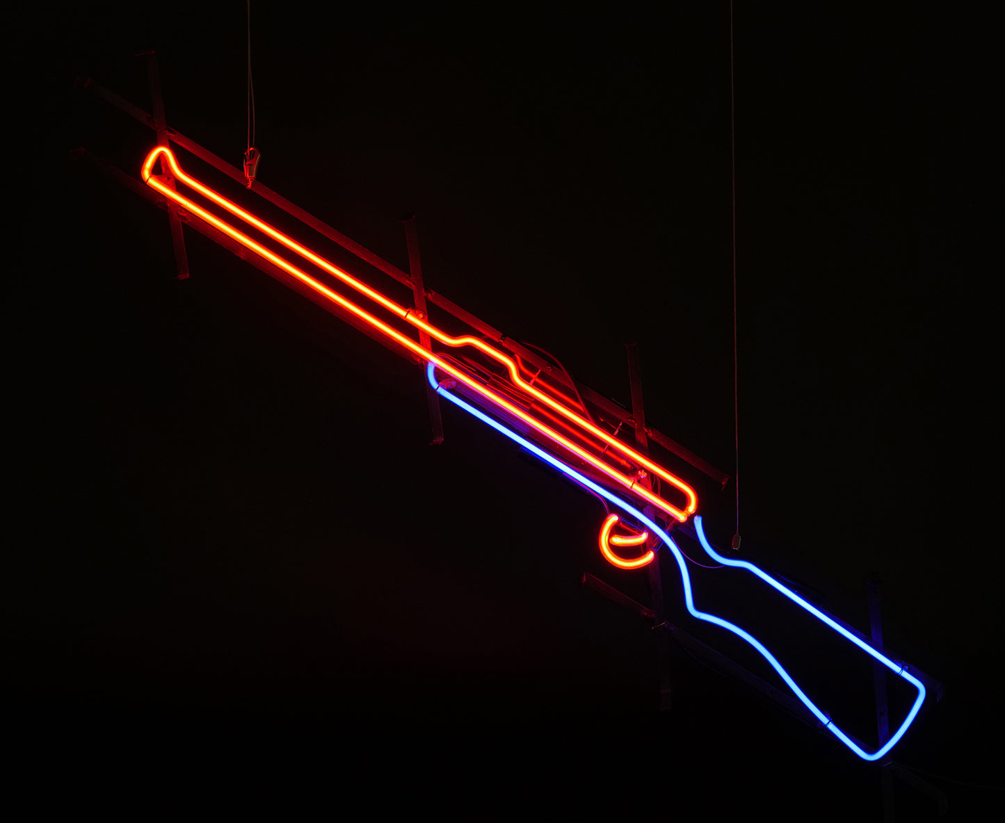 LOCATION ENSEIGNE NEON / WINCHESTER