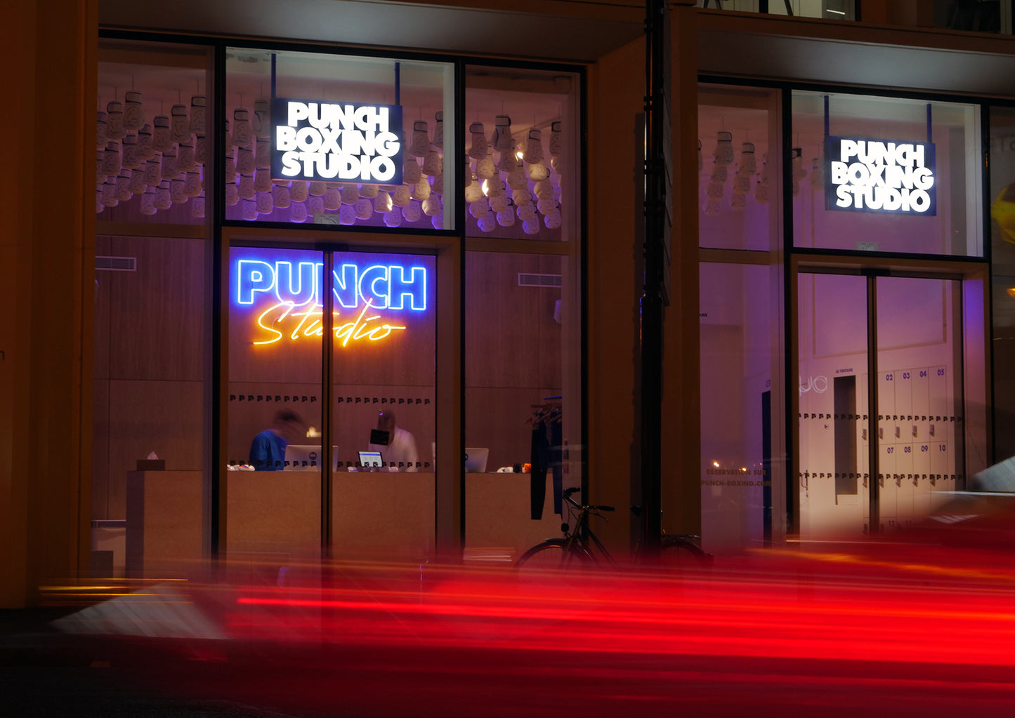 ENSEIGNE LUMINEUSE / PUNCH STUDIO / NEUILLY-SUR-SEINE