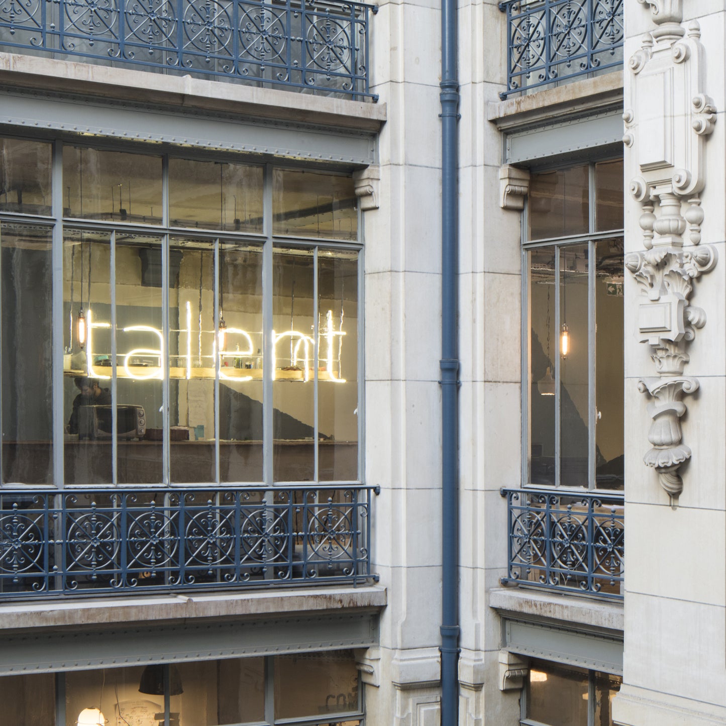 GULLIVERRE ENSEIGNES LUMINEUSES ECLAIRAGE NEON