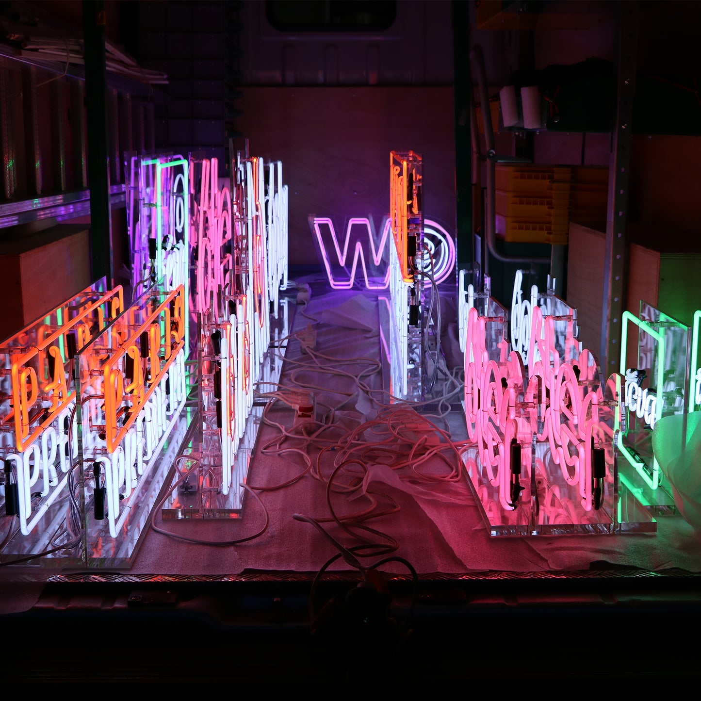 GULLIVERRE ENSEIGNES LUMINEUSES ECLAIRAGE NEON LED