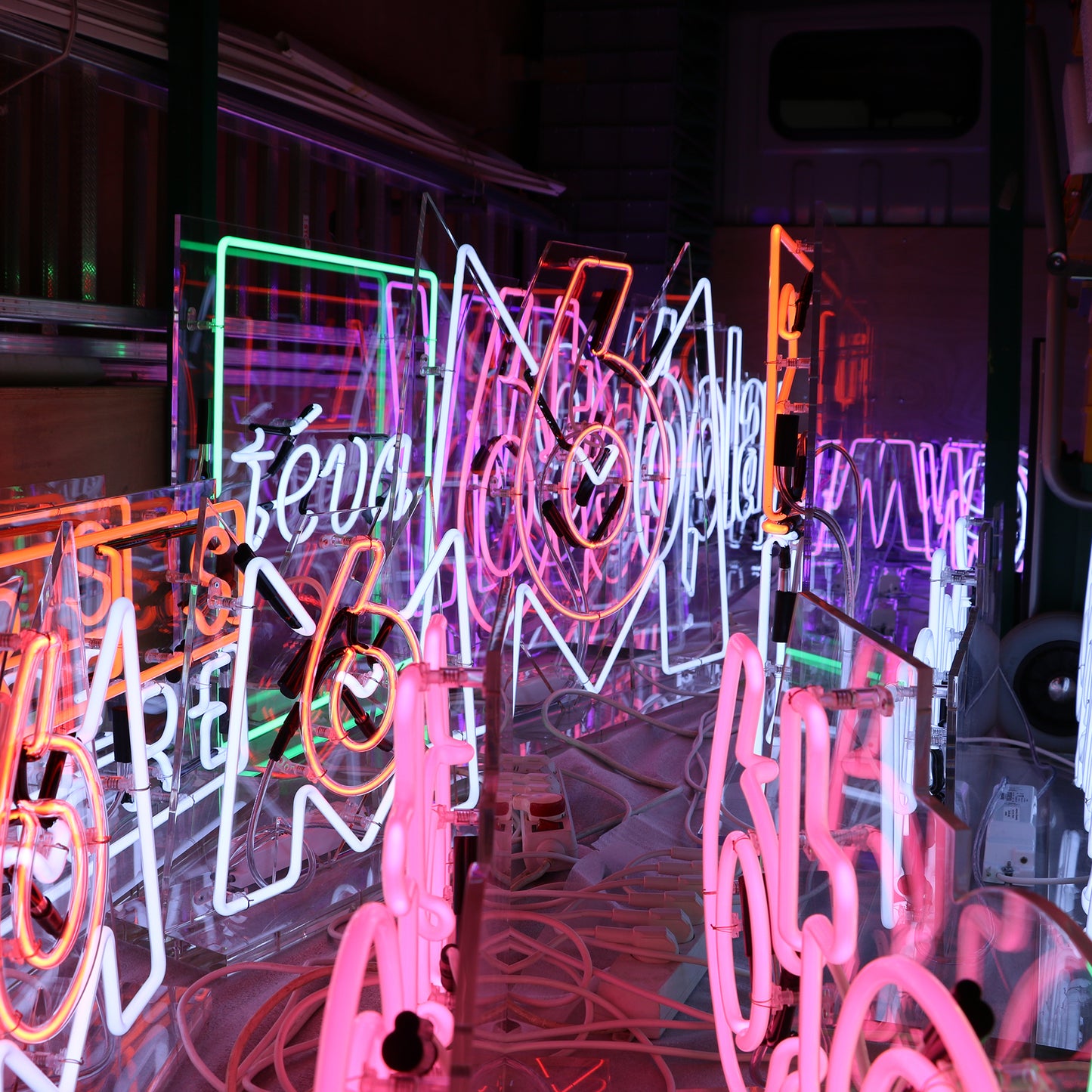 GULLIVERRE ENSEIGNES LUMINEUSES ECLAIRAGE NEON