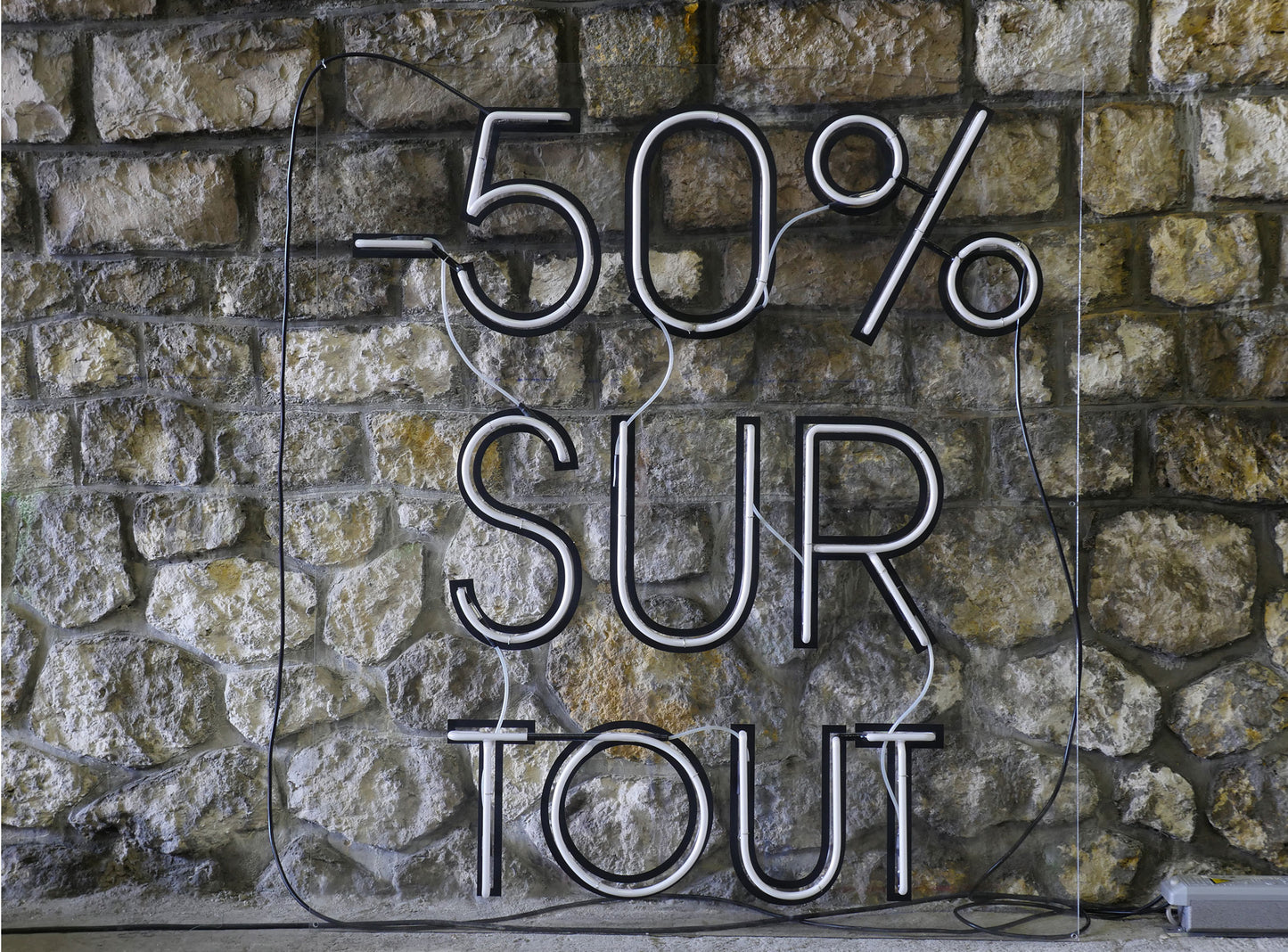 LOCATION GRANDE ENSEIGNE NEON / 50% sur tout