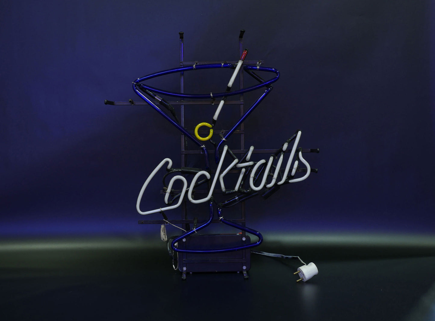 LOCATION ENSEIGNE NEON / COCKTAILS