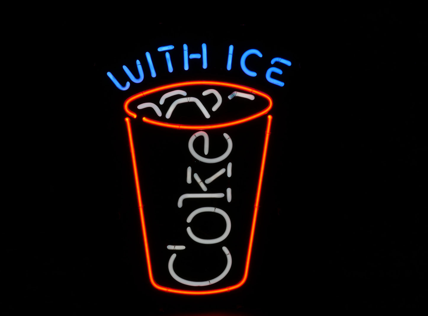 LOCATION ENSEIGNE NEON / COKE ICE
