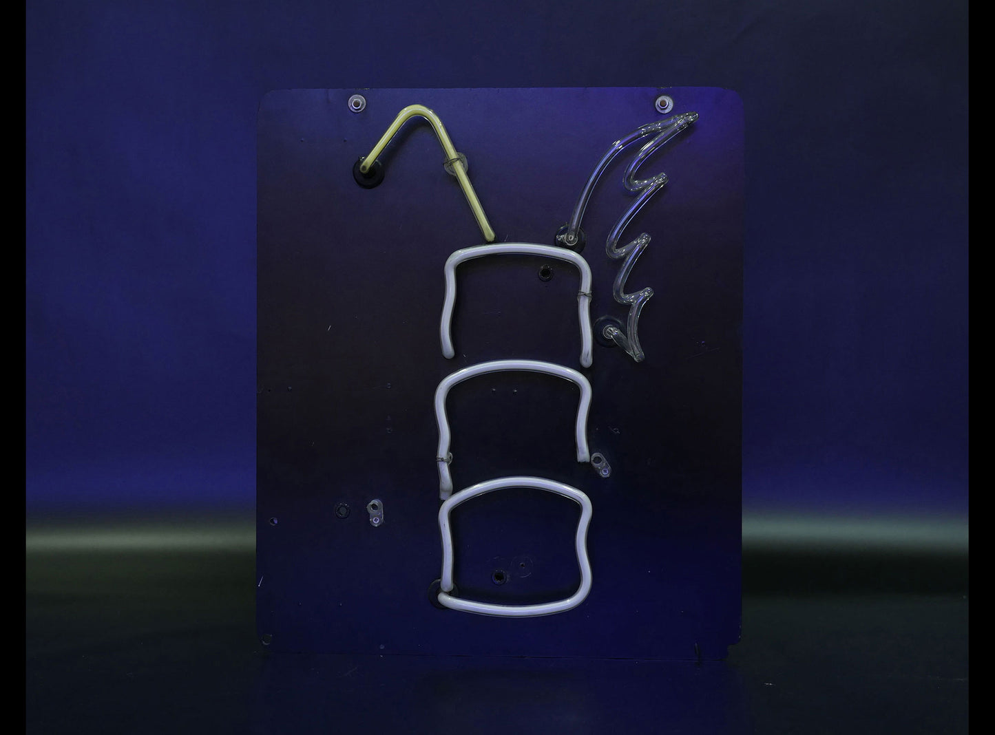 GULLIVERRE ENSEIGNES LUMINEUSES ECLAIRAGE LOCATION NEON