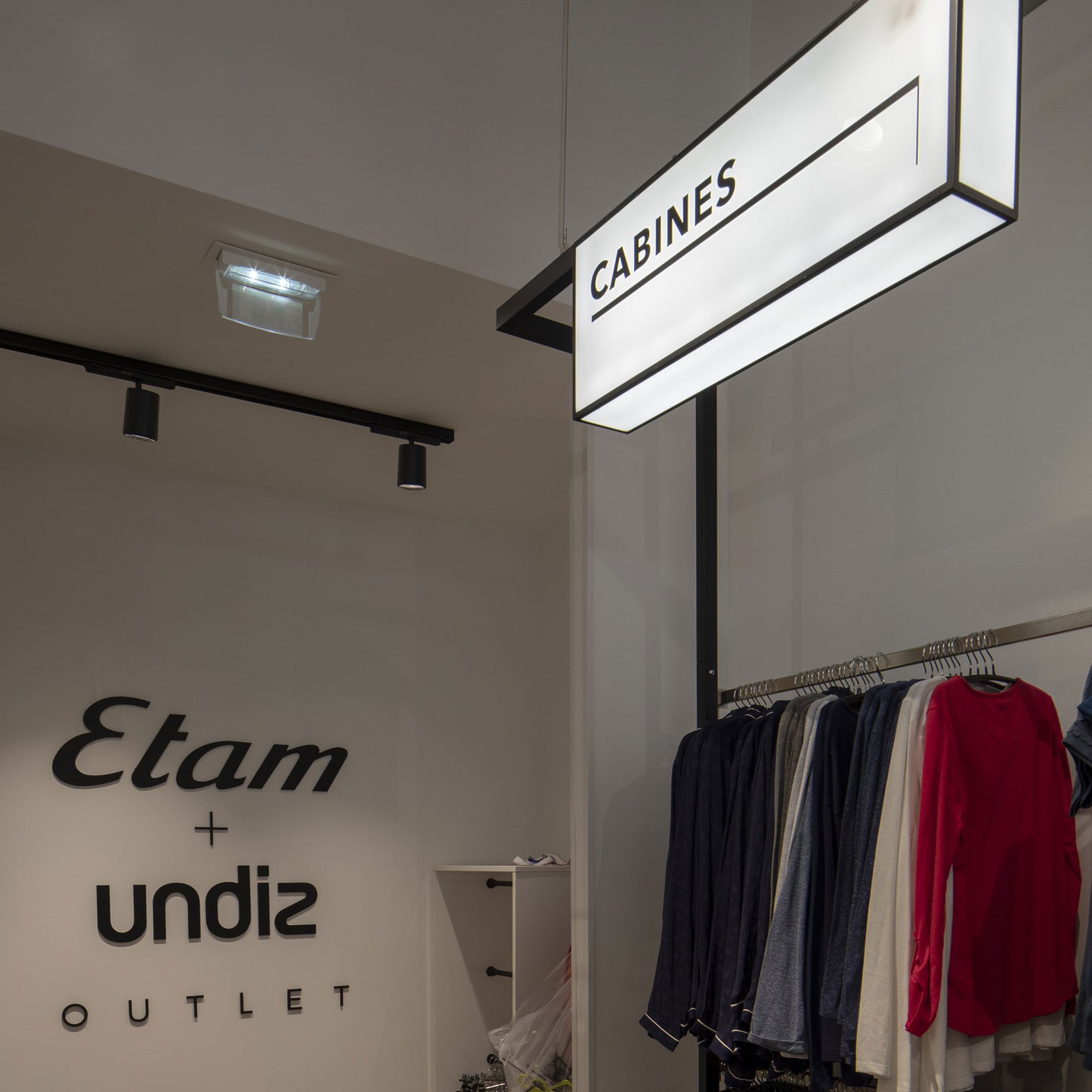 ENSEIGNES LUMINEUSES GULLIVERRE ECLAIRAGE