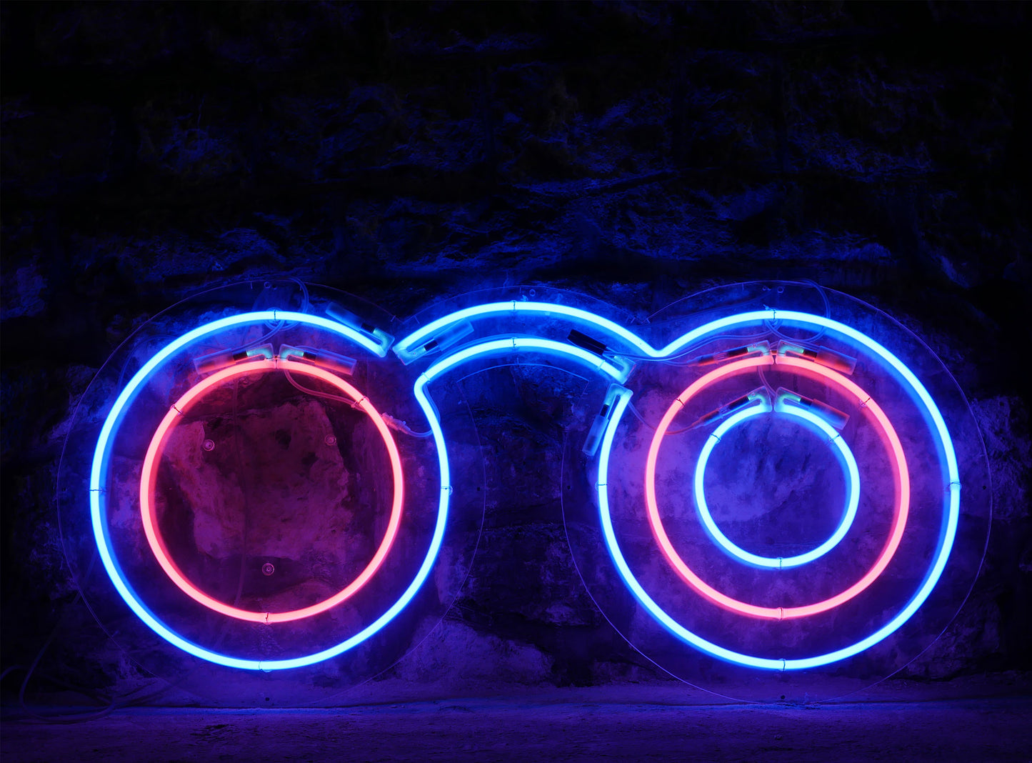 LOCATION ENSEIGNE NEON / LUNETTES