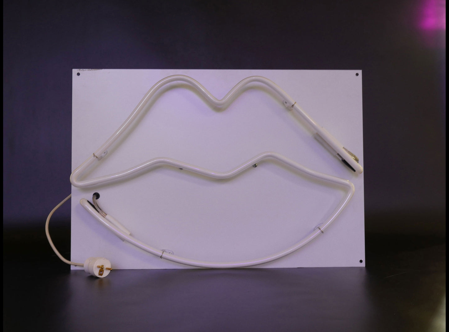 GULLIVERRE ENSEIGNES LUMINEUSES ECLAIRAGE LOCATION NEON VINTAGE