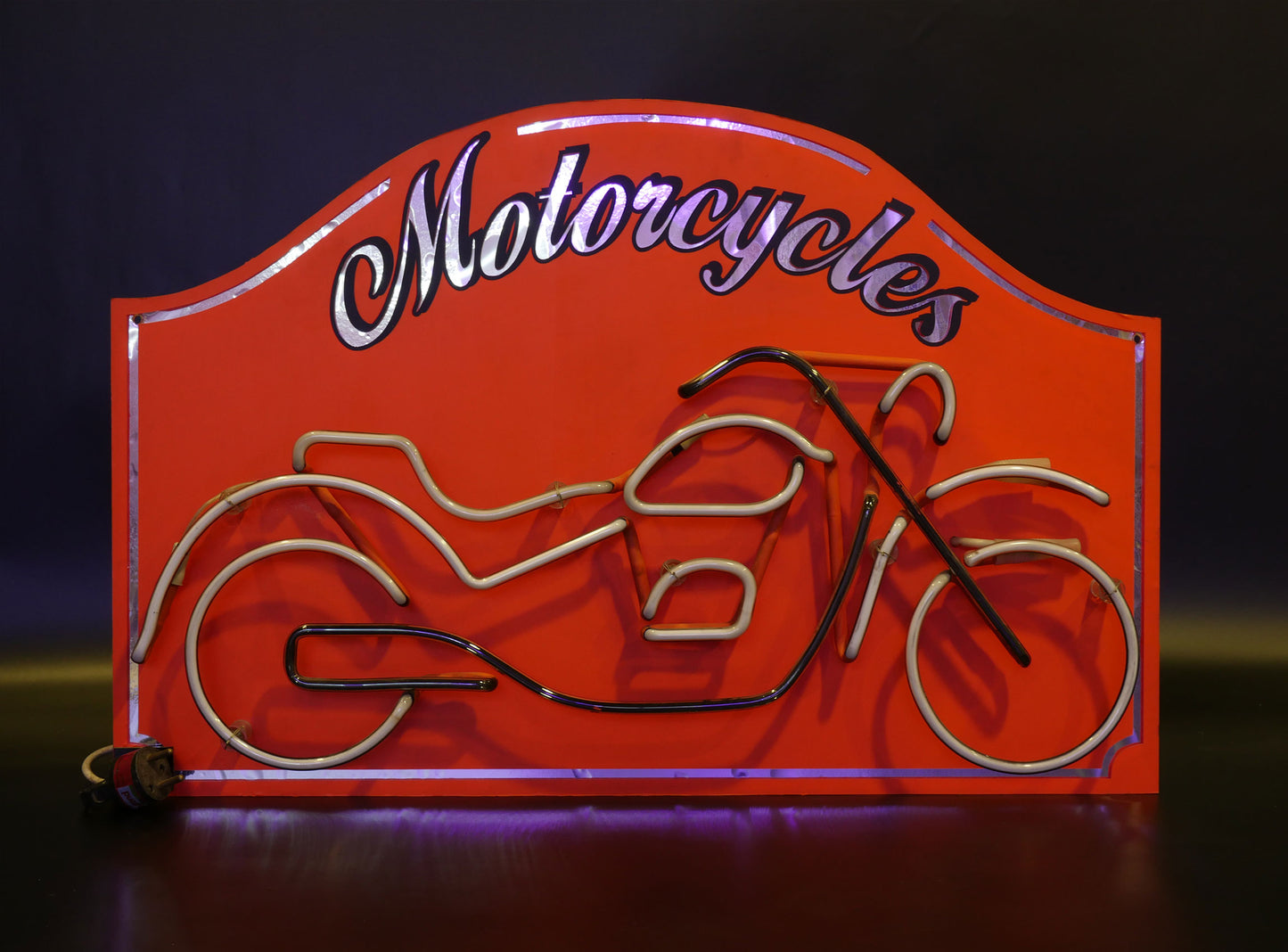 LOCATION ENSEIGNE NEON / MOTORCYCLE