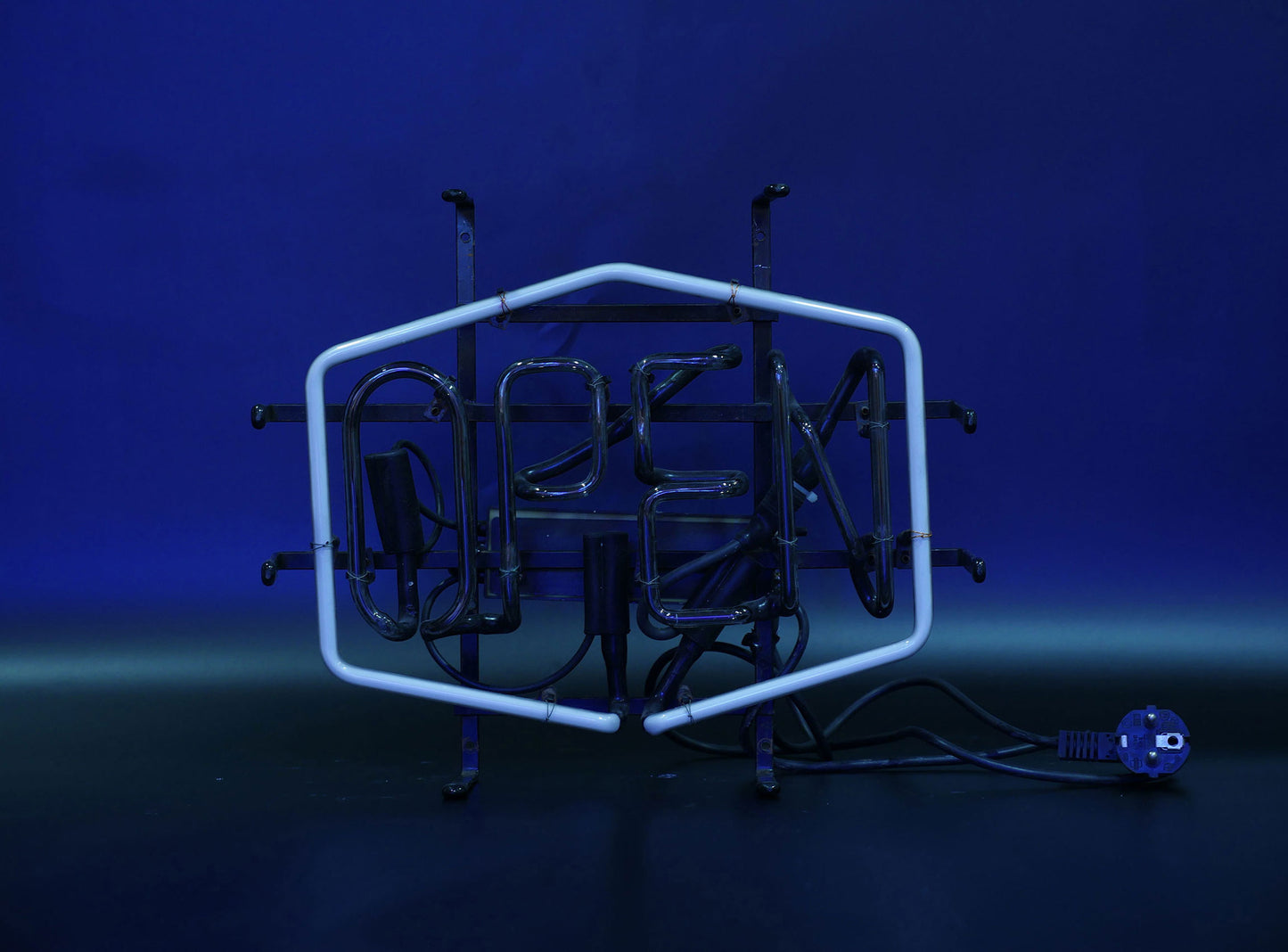 LOCATION ENSEIGNE NEON / OPEN HEXAGONE