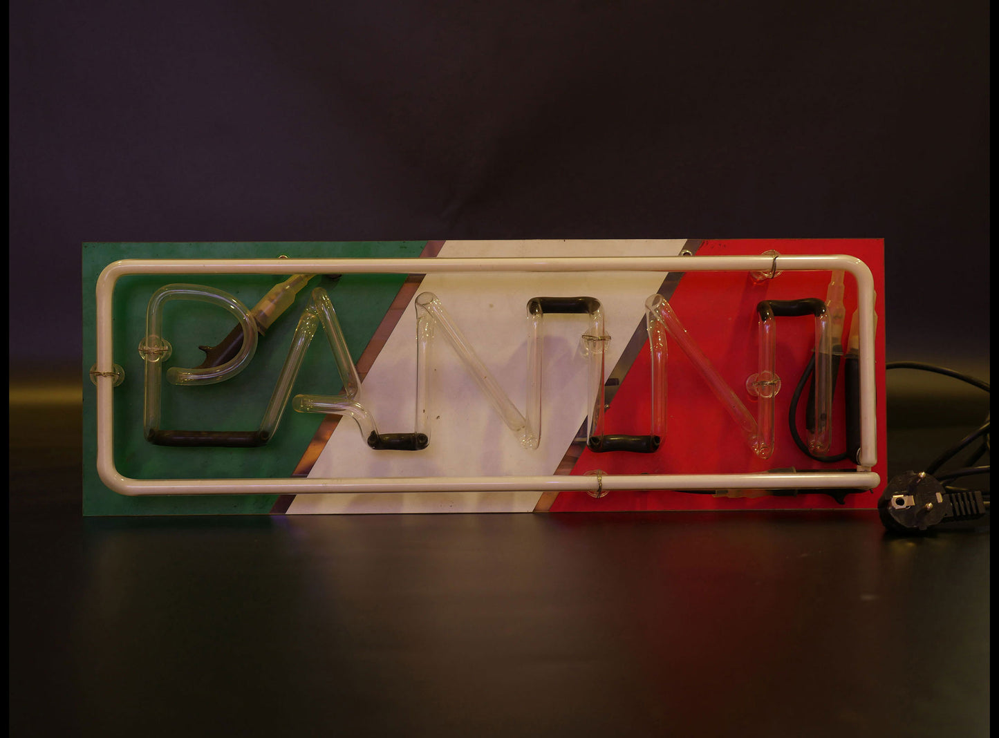 LOCATION ENSEIGNE NEON / PANINI