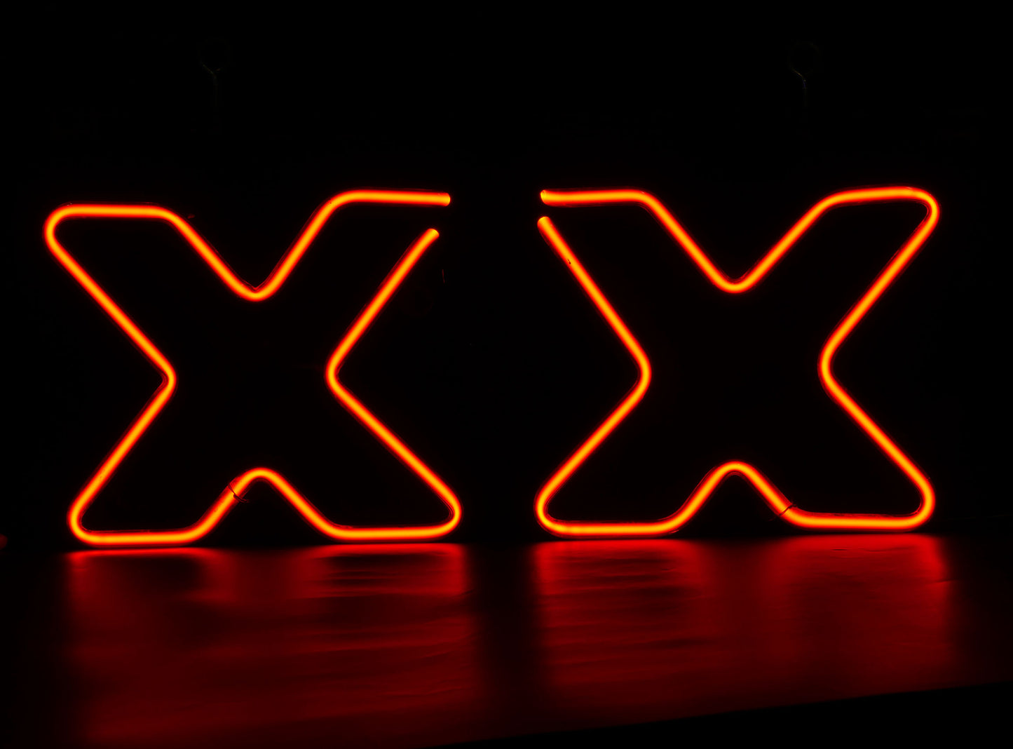 LOCATION ENSEIGNE NEON / XX