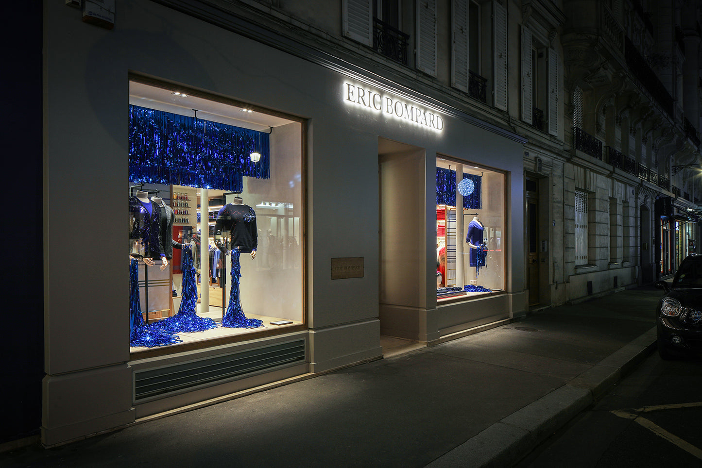 ENSEIGNES DE RÉSEAUX / ÉRIC BOMPARD / PARIS