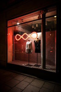 ENSEIGNES DE RÉSEAUX / DIESEL / PARIS