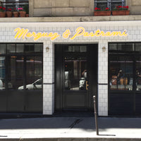 ENSEIGNE LUMINEUSE / MERGUEZ&PASTRAMI / PARIS IX