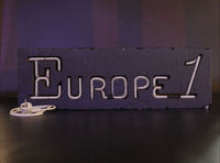 LOCATION ENSEIGNE NEON / EUROPE 1