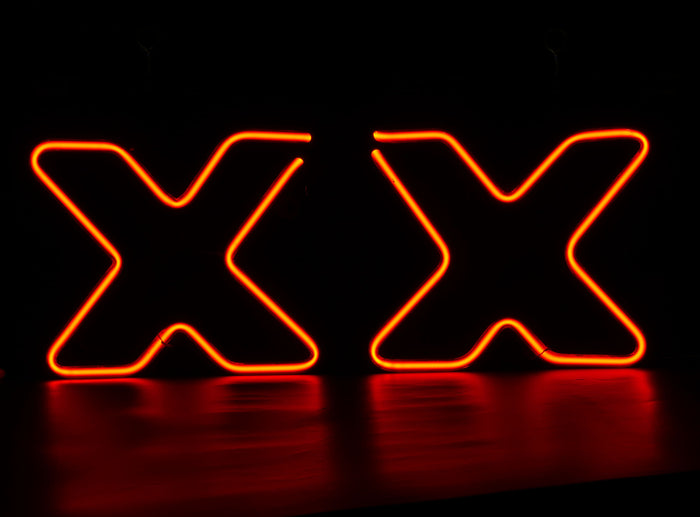 LOCATION ENSEIGNE NEON / XX